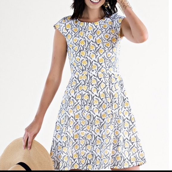 Mata Traders Dresses & Skirts - NWT Mata Traders Pop Of Floral Dress Yellow. SZ Medium. 100% Cotton.
